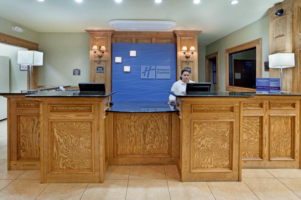 Holiday Inn Express Hotel & Suites Zapata By Ihg Esterno foto