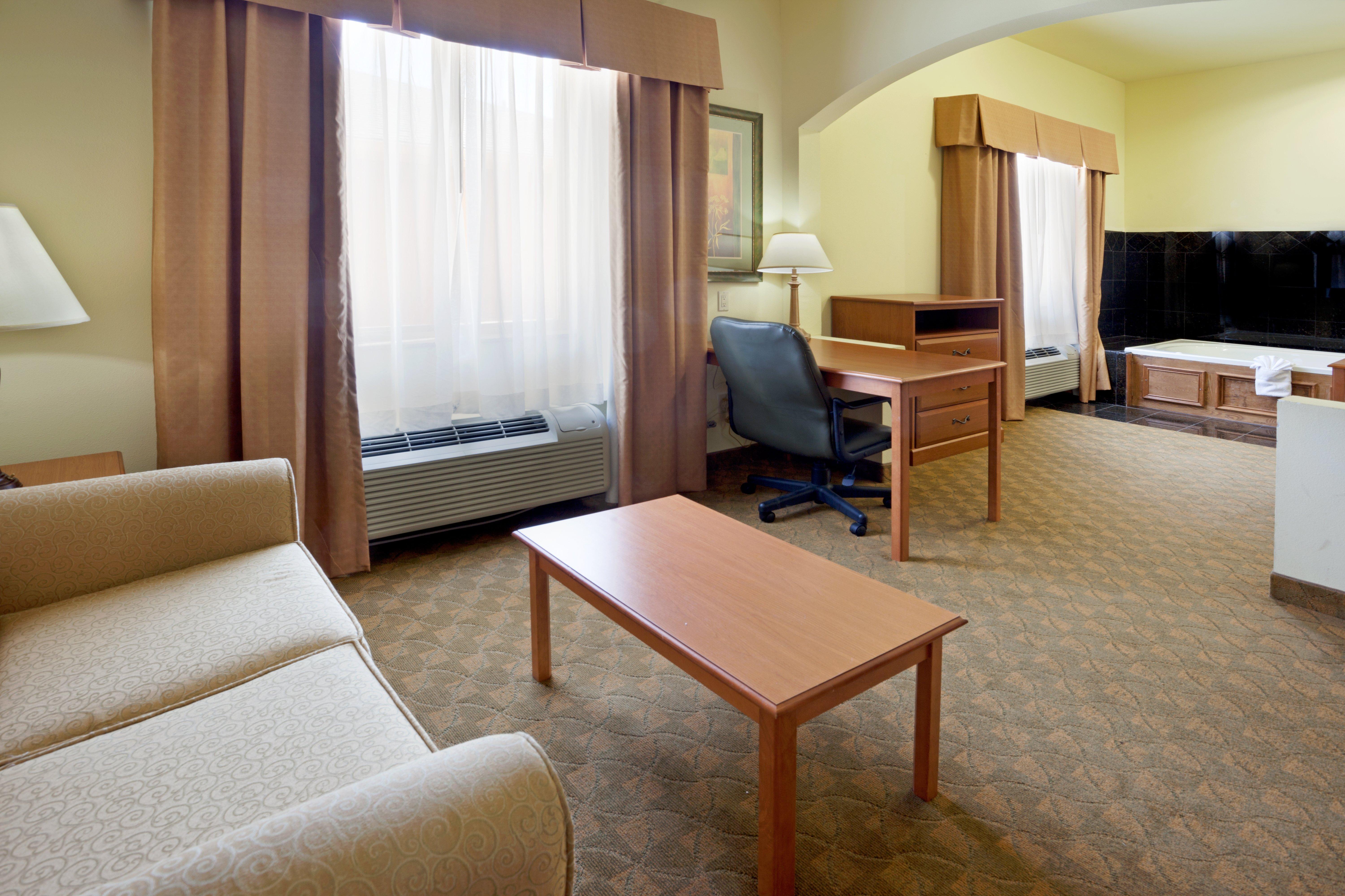 Holiday Inn Express Hotel & Suites Zapata By Ihg Esterno foto