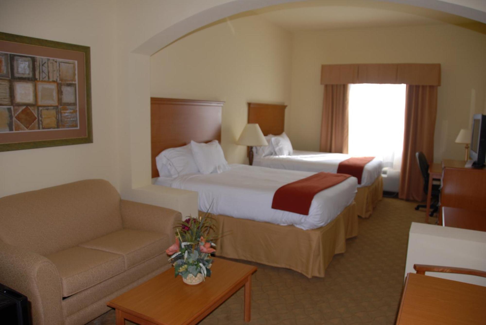 Holiday Inn Express Hotel & Suites Zapata By Ihg Esterno foto