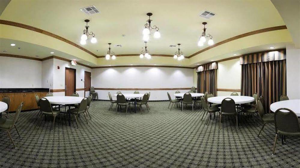 Holiday Inn Express Hotel & Suites Zapata By Ihg Esterno foto
